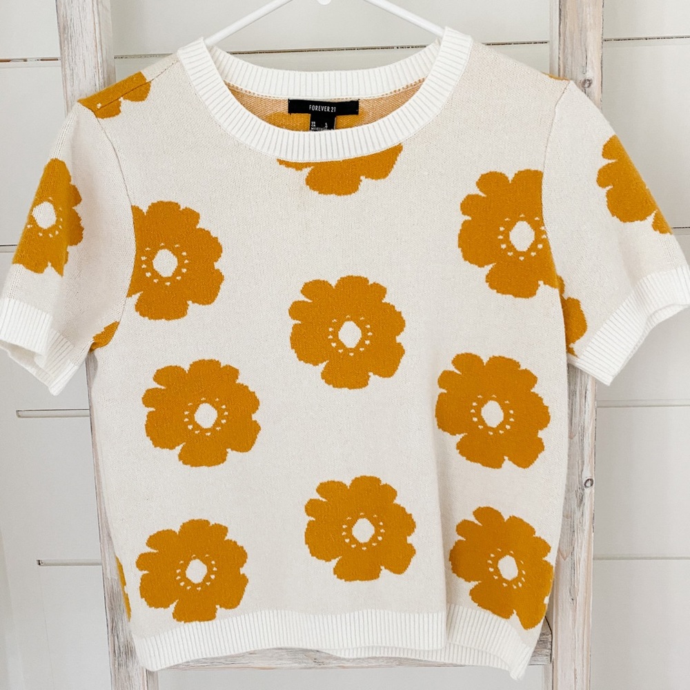 Forever 21 Cropped Short Sleeve Sweater